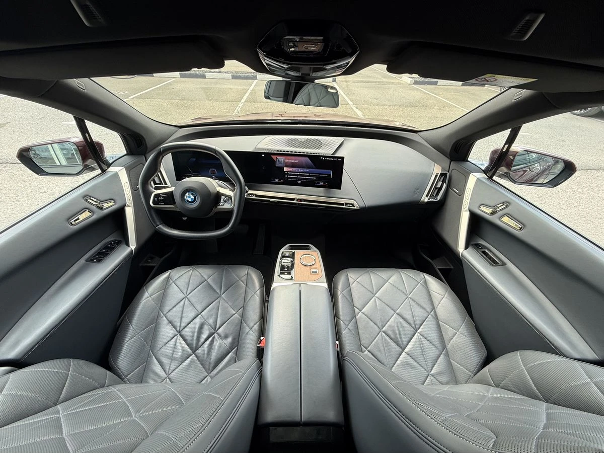 BMW iX