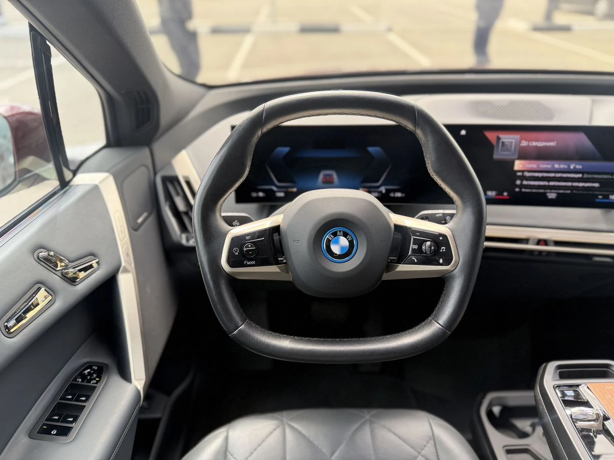 BMW iX