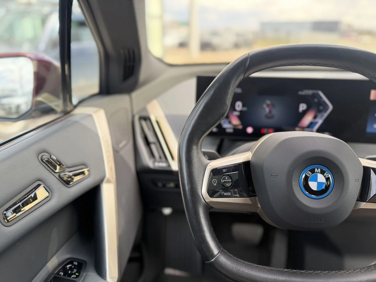 BMW iX