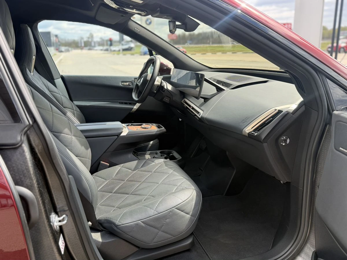 BMW iX