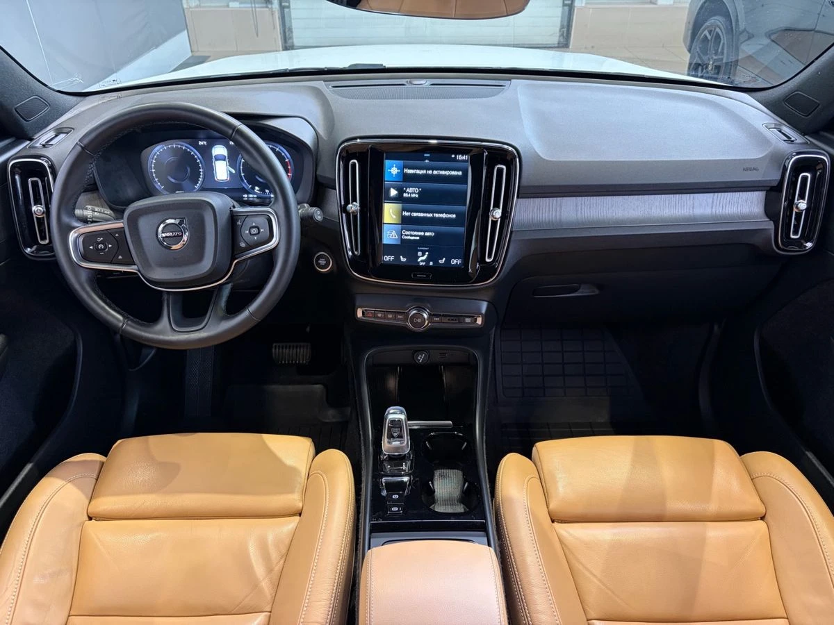 Volvo XC40