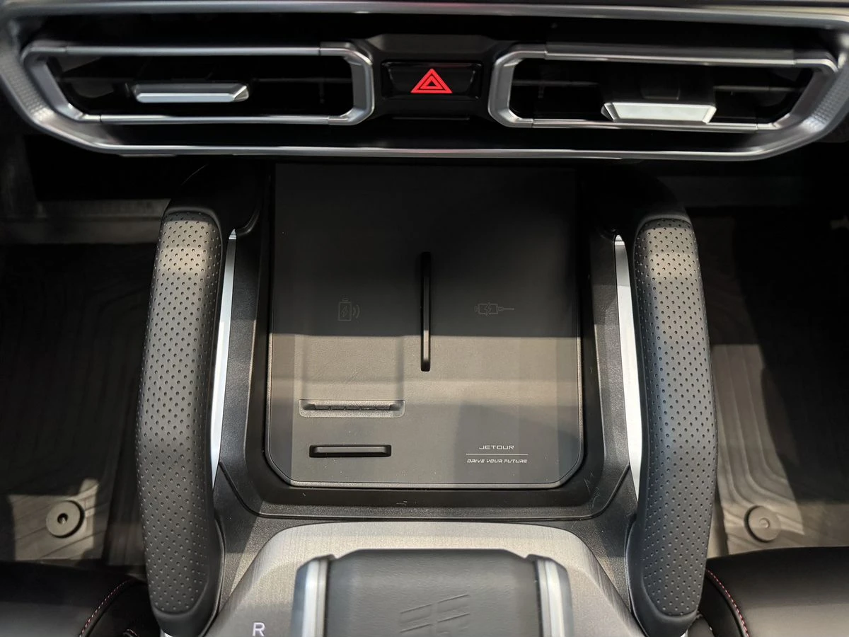 Jetour T2