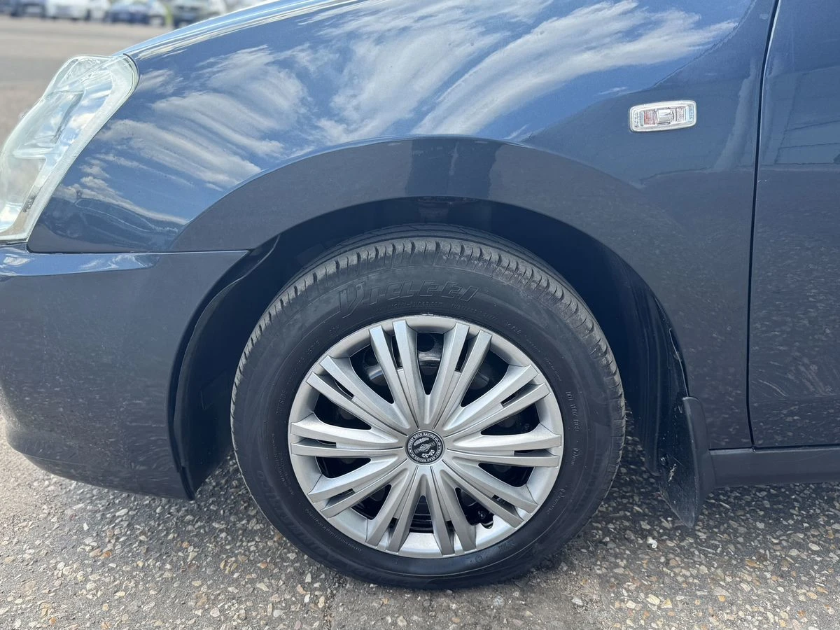 Nissan Almera