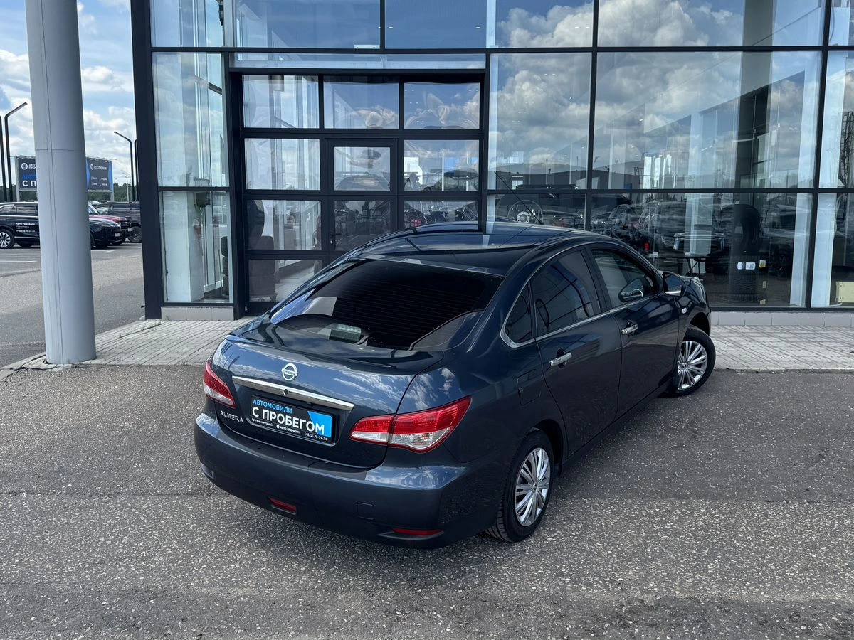 Nissan Almera