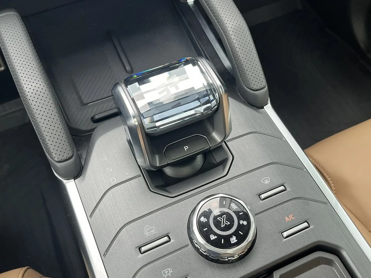 Jetour T2