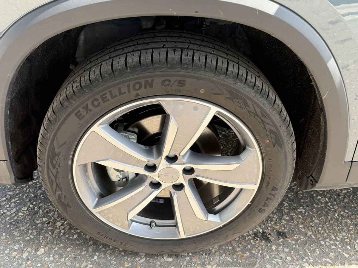 Geely Okavango