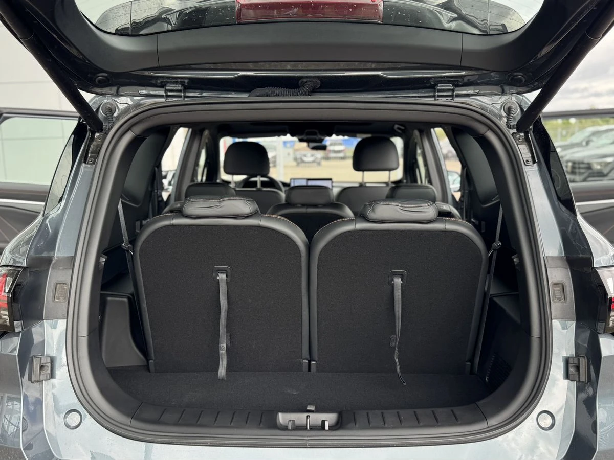 Geely Okavango
