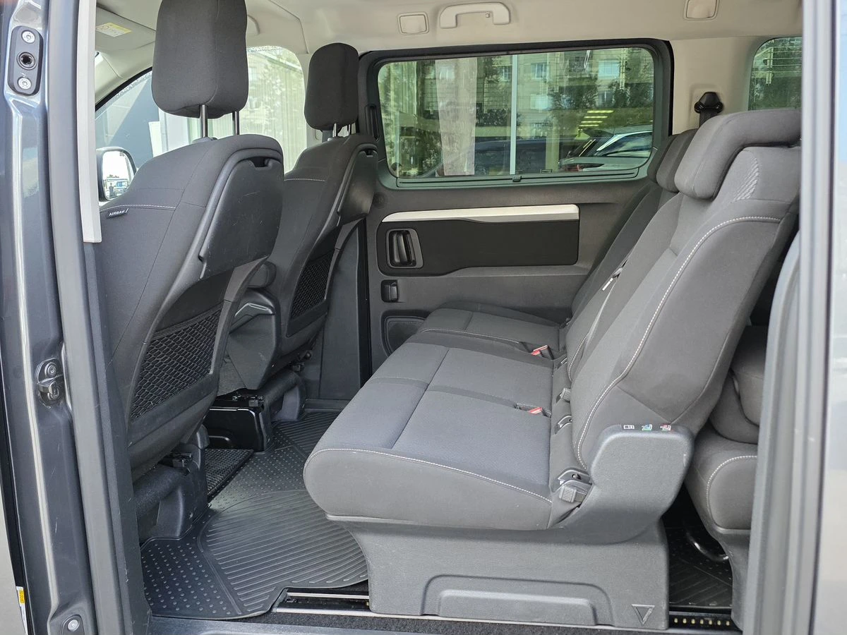 Peugeot Traveller