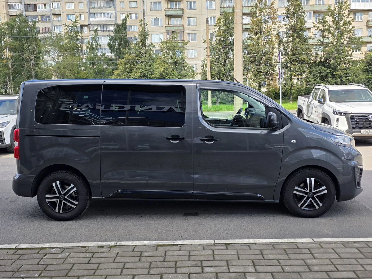 Peugeot Traveller
