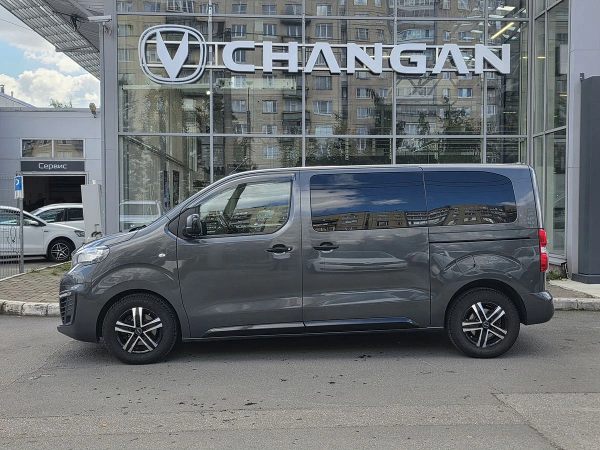 Peugeot Traveller