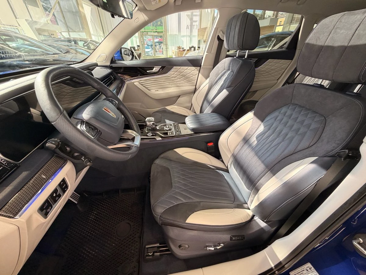 Hongqi HS5