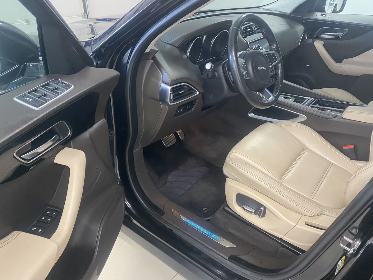 Jaguar F-Pace