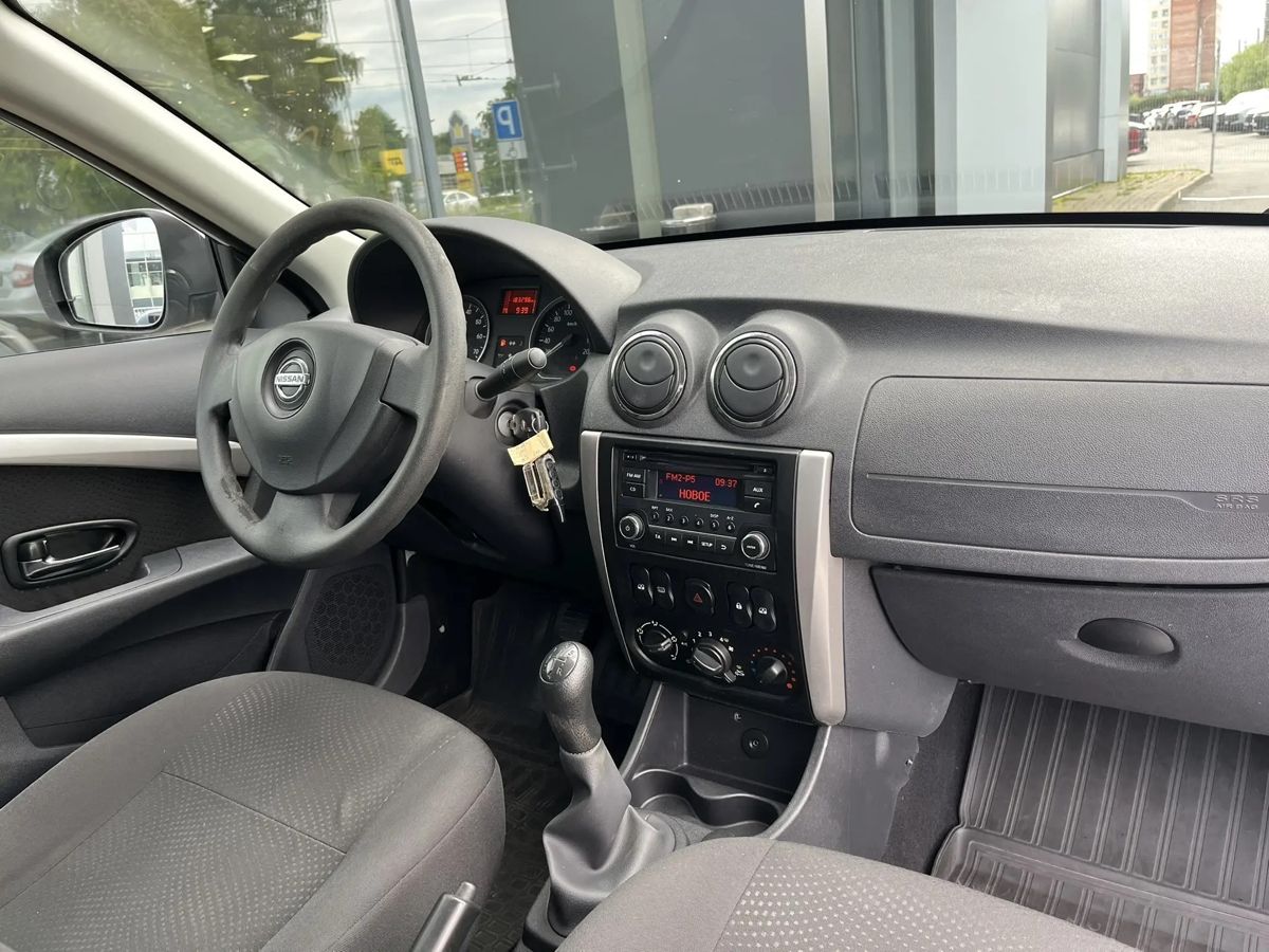 Nissan Almera