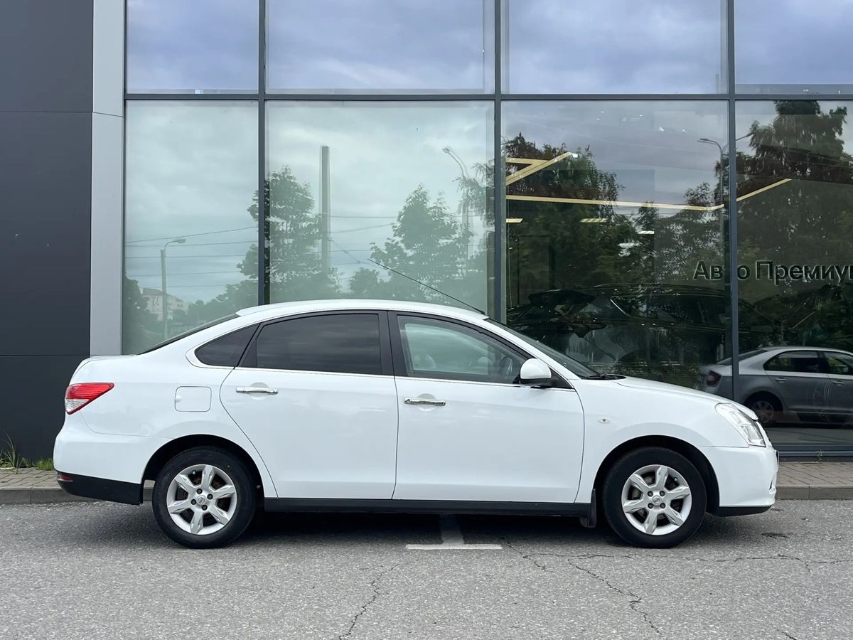 Nissan Almera